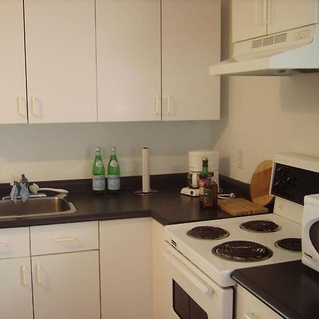 Absolute 1000 Islands Monthly Suites Gananoque Bagian luar foto