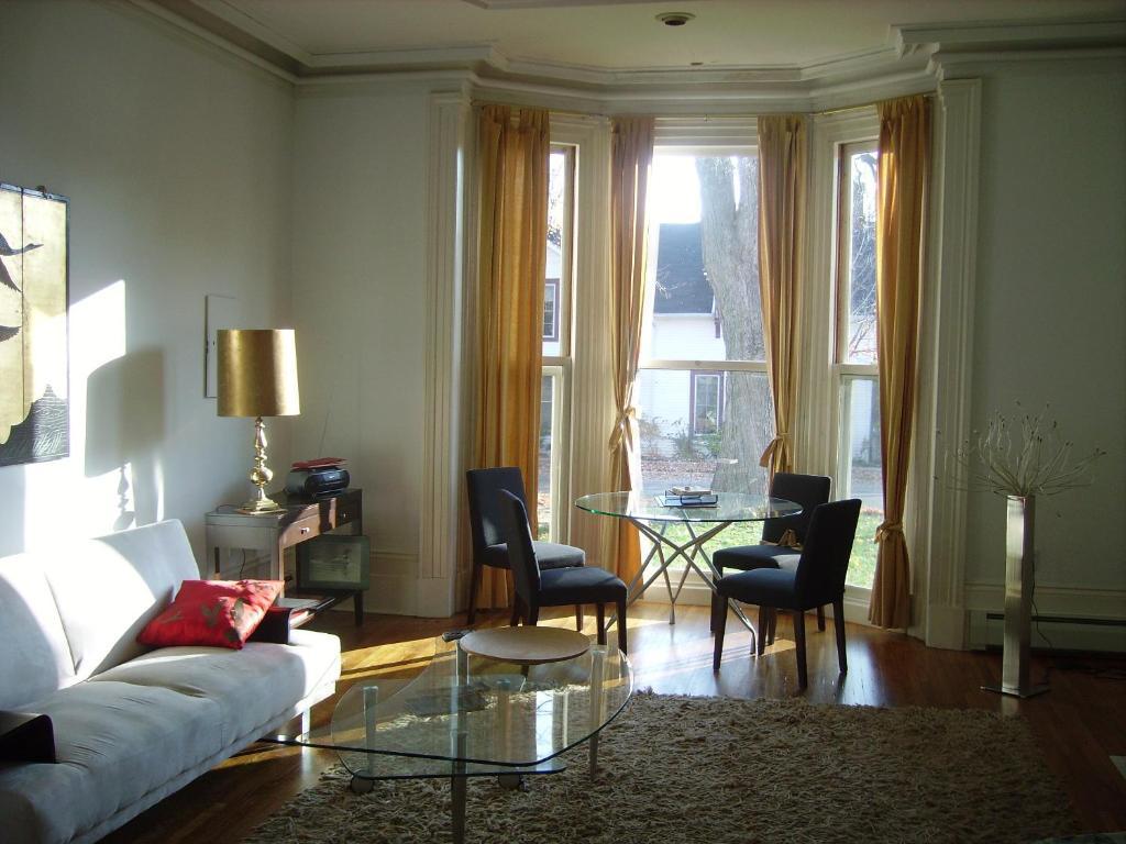 Absolute 1000 Islands Monthly Suites Gananoque Ruang foto
