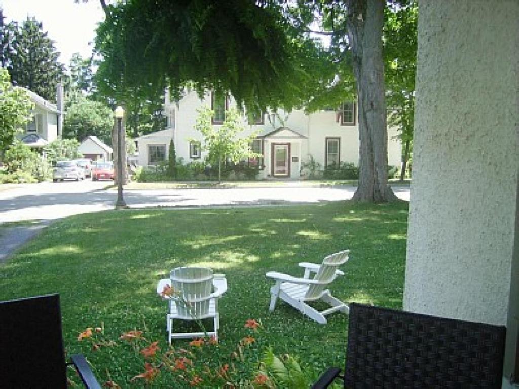 Absolute 1000 Islands Monthly Suites Gananoque Bagian luar foto