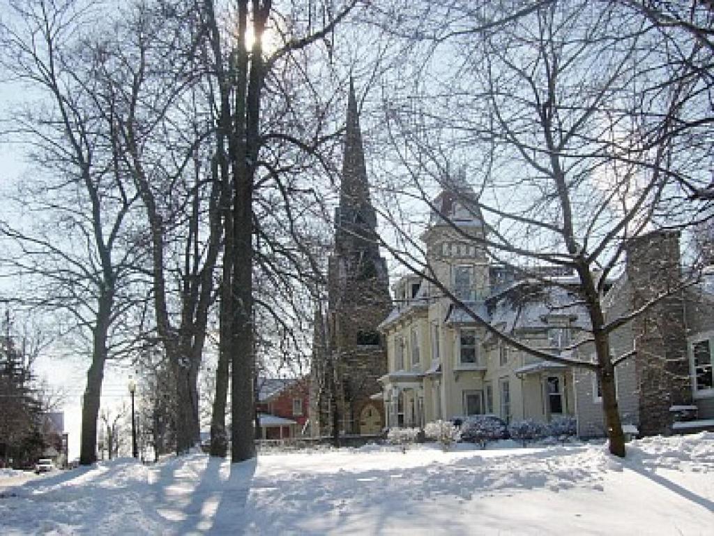 Absolute 1000 Islands Monthly Suites Gananoque Bagian luar foto